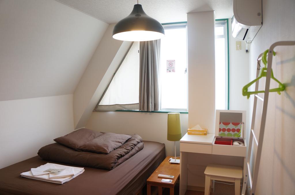 J-Hoppers Osaka Guesthouse Exteriör bild