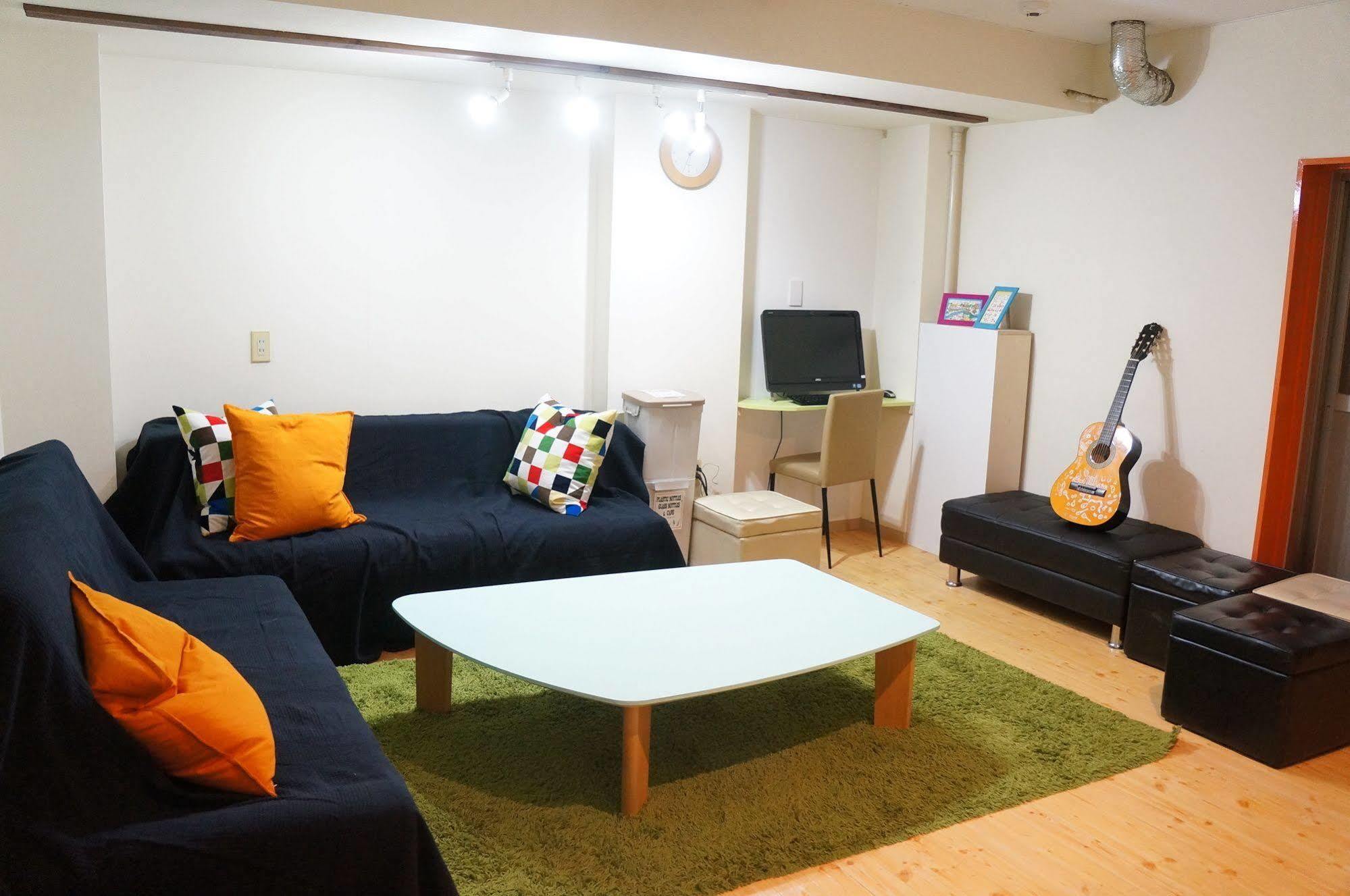 J-Hoppers Osaka Guesthouse Exteriör bild