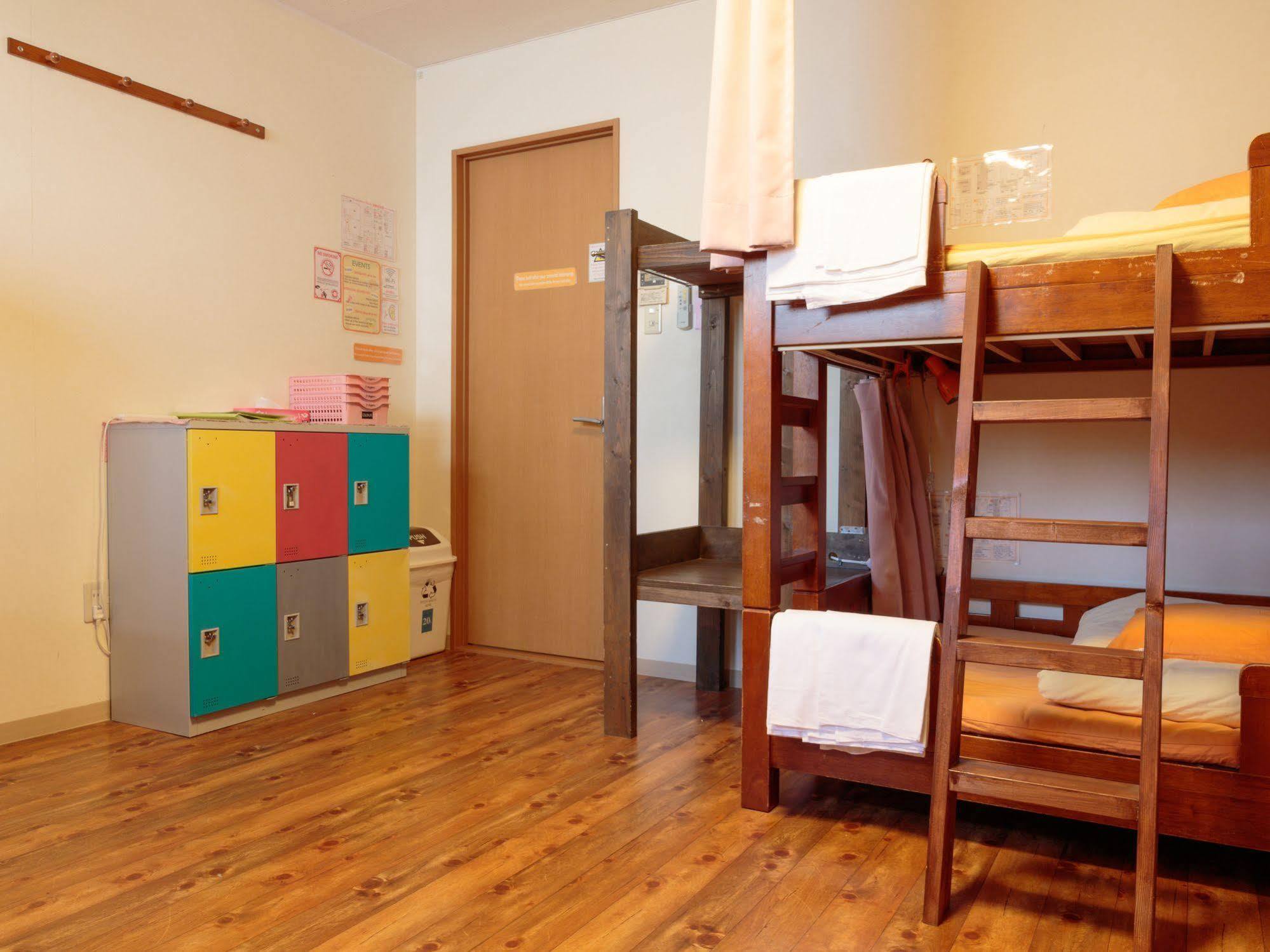 J-Hoppers Osaka Guesthouse Exteriör bild