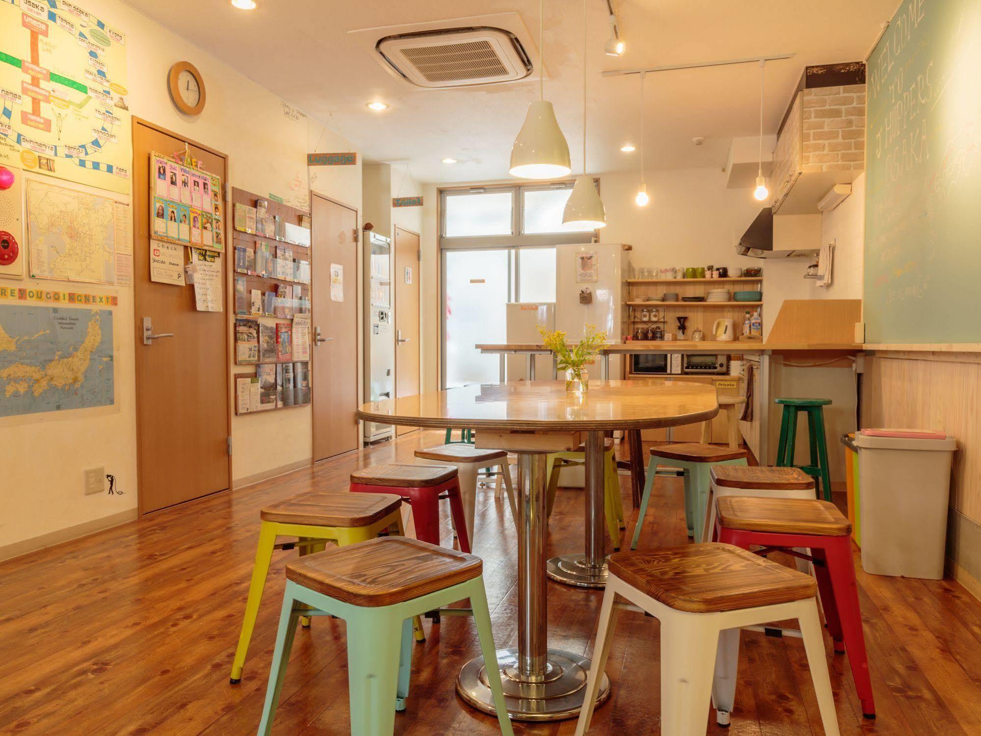 J-Hoppers Osaka Guesthouse Exteriör bild