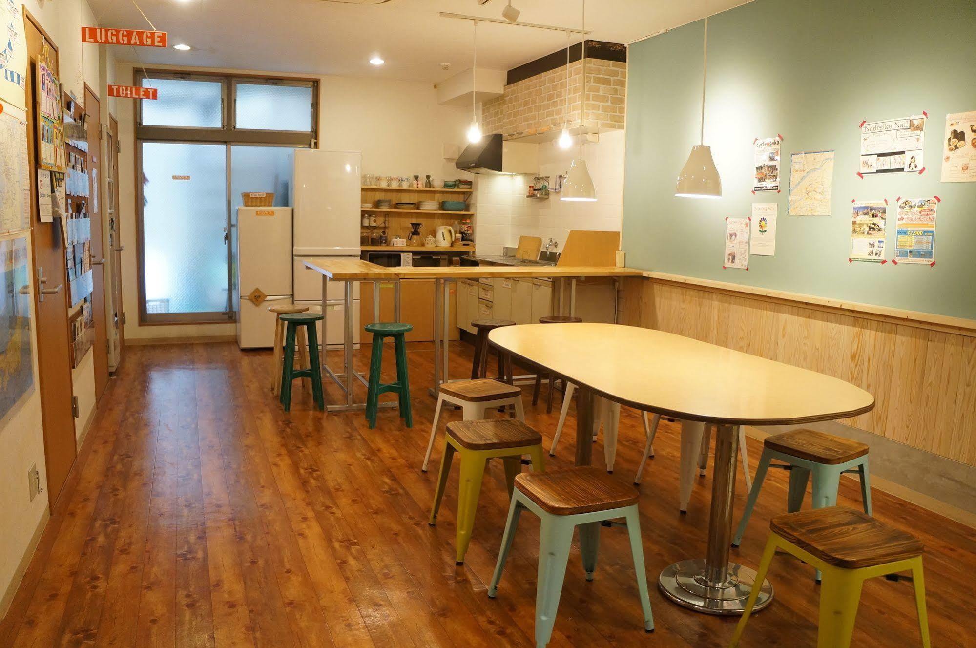 J-Hoppers Osaka Guesthouse Exteriör bild